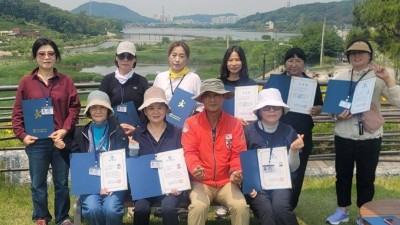 2025년 시흥시 호반마을 2급 걷기지도자 양성교육 자격증 수여식
